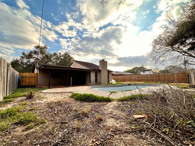 2215 Gontier Drive, Bay City, TX 77414