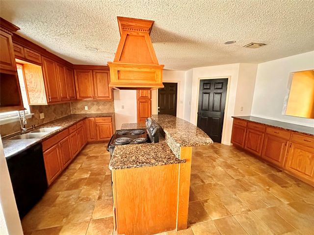 2215 Gontier Drive, Bay City, TX 77414