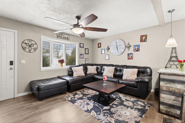 1361 Manatuck Boulevard, Bay Shore, NY 11706