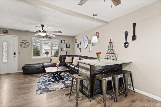 1361 Manatuck Boulevard, Bay Shore, NY 11706