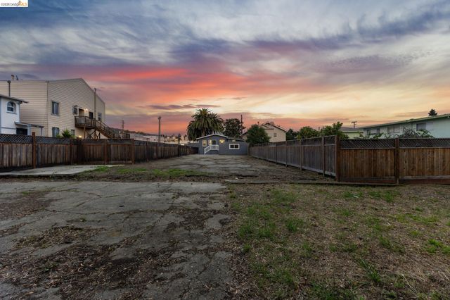 3435 Dimond Ave, Oakland, CA 94602