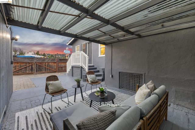 3435 Dimond Ave, Oakland, CA 94602