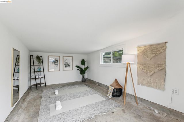 3435 Dimond Ave, Oakland, CA 94602