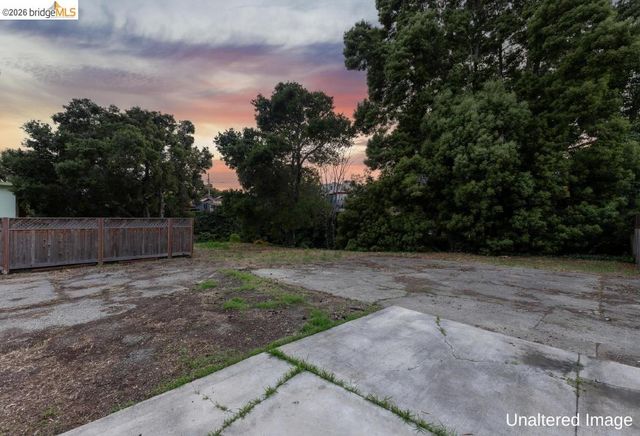 3435 Dimond Ave, Oakland, CA 94602