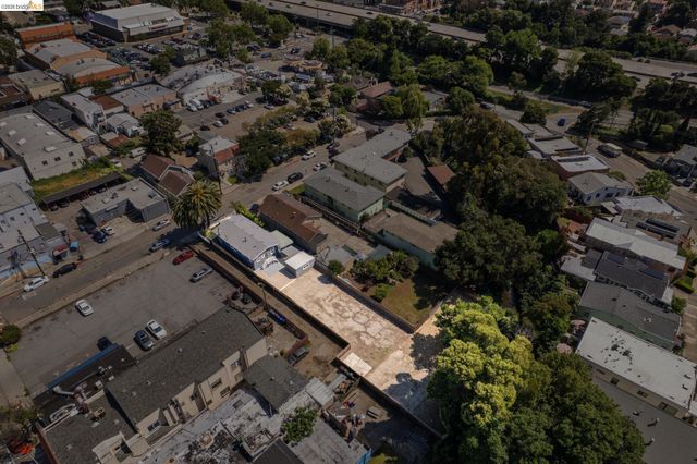 3435 Dimond Ave, Oakland, CA 94602