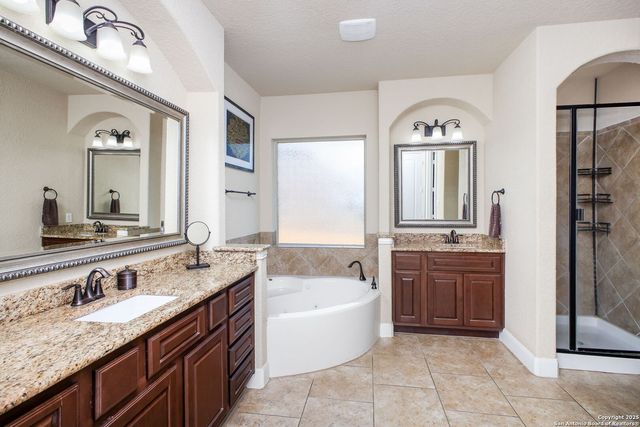 17003 Chianti Rdg, San Antonio, TX 78255