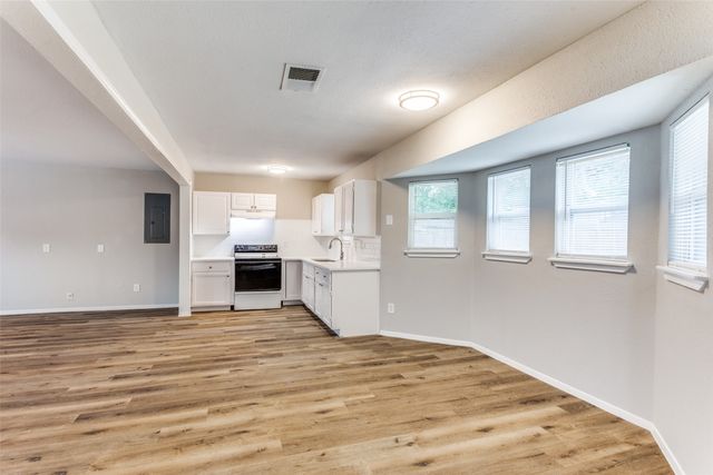 1601 Winderemere Drive, Arlington, TX 76014