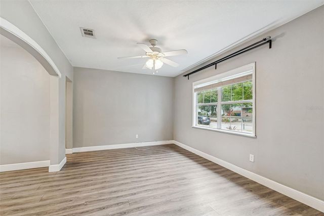 1206 E CRENSHAW STREET, Tampa, FL 33604