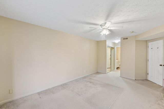 2097 Clareglen Drive, 102, Crescent Springs, KY 41017