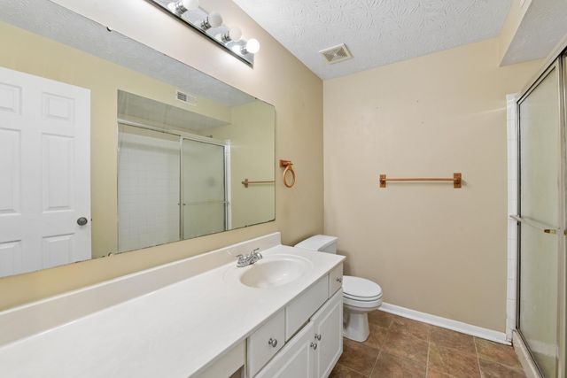 2097 Clareglen Drive, 102, Crescent Springs, KY 41017