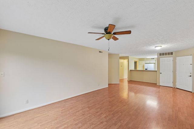 2097 Clareglen Drive, 102, Crescent Springs, KY 41017