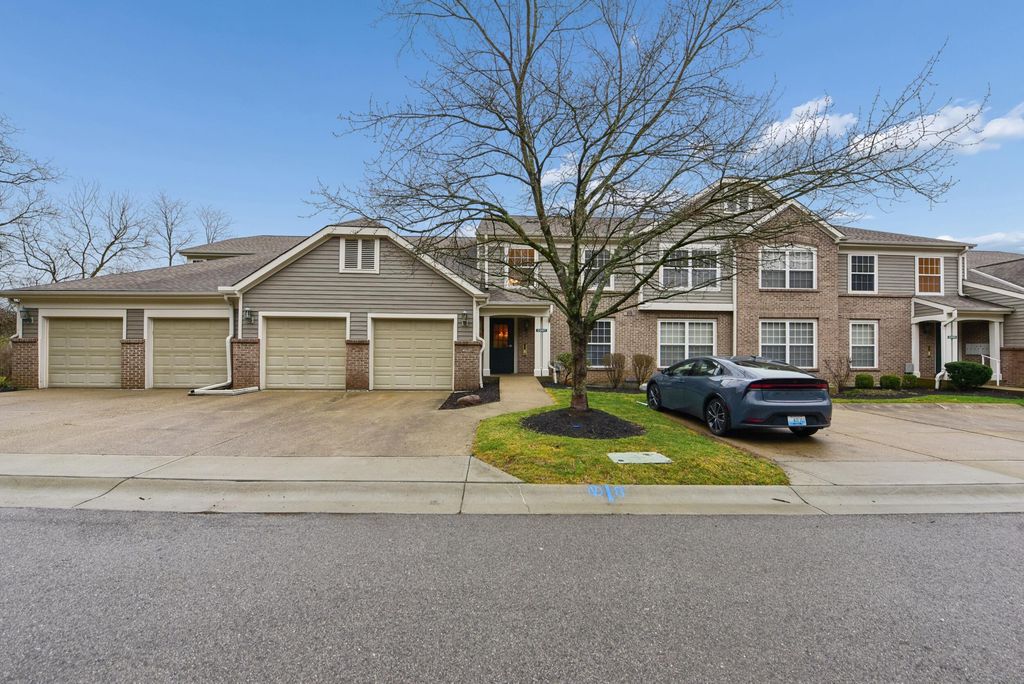 2097 Clareglen Drive, 102, Crescent Springs, KY 41017