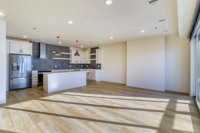 300 Main Avenue 504, Fargo, ND 58103