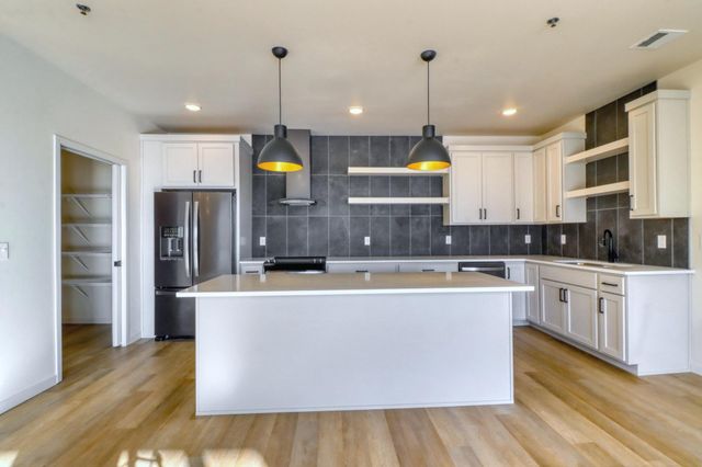 300 Main Avenue 504, Fargo, ND 58103