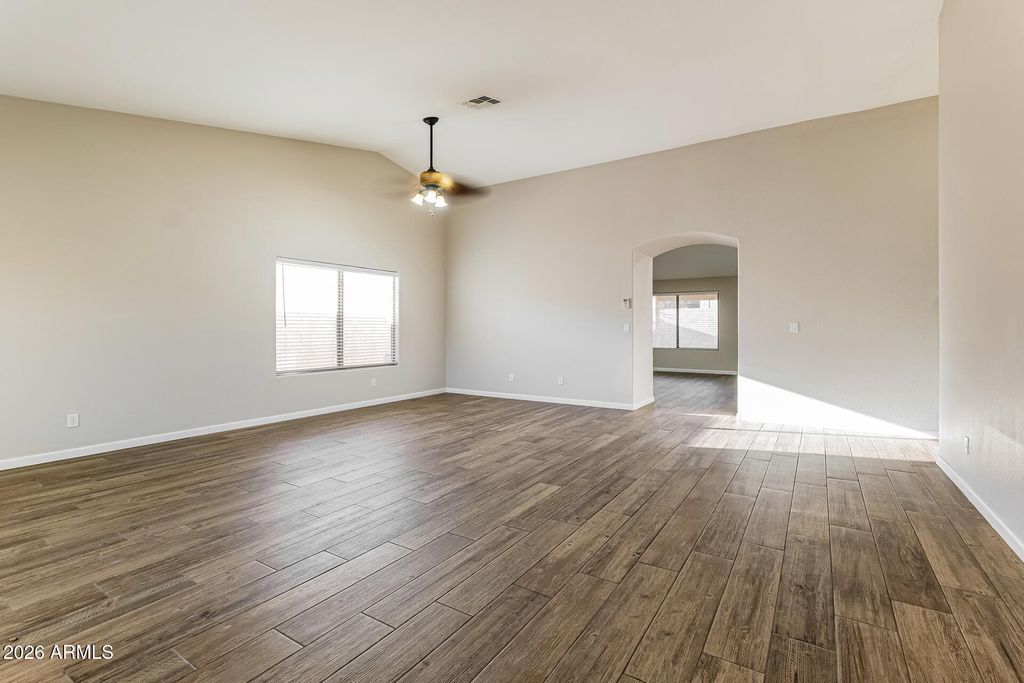667 E SANTA FE Street, Casa Grande, AZ 85122 — photo 3
