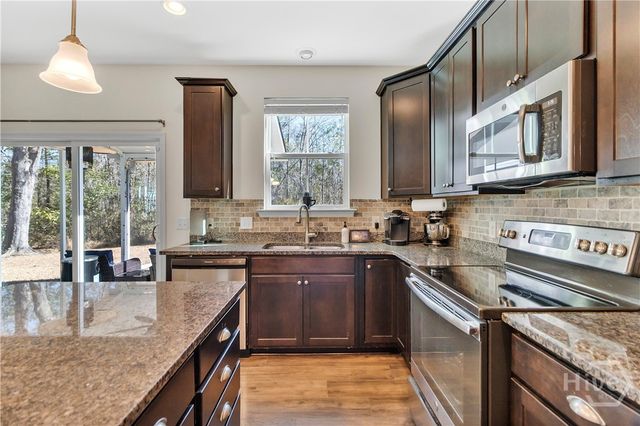 35 Little Stream Court, Richmond Hill, GA 31324