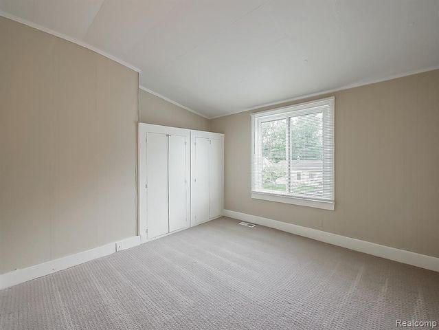 53 E Hudson Avenue, Madison Heights, MI 48071