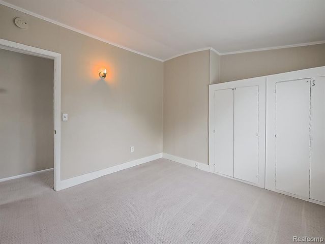 53 E Hudson Avenue, Madison Heights, MI 48071