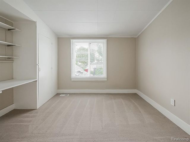 53 E Hudson Avenue, Madison Heights, MI 48071