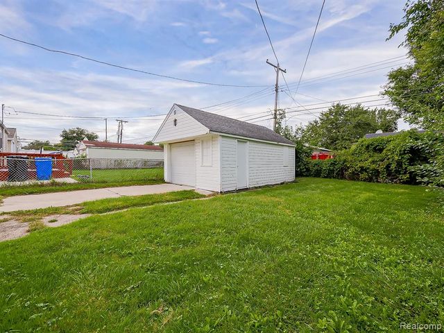 53 E Hudson Avenue, Madison Heights, MI 48071