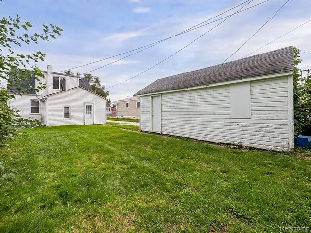 53 E Hudson Avenue, Madison Heights, MI 48071