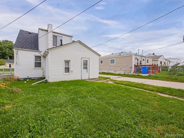 53 E Hudson Avenue, Madison Heights, MI 48071