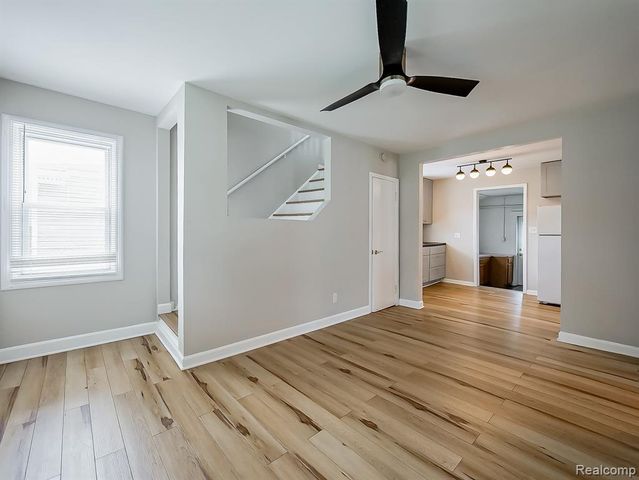 53 E Hudson Avenue, Madison Heights, MI 48071