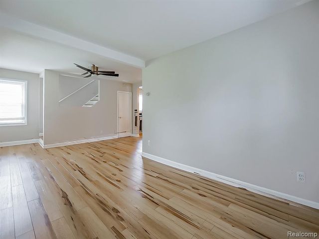 53 E Hudson Avenue, Madison Heights, MI 48071