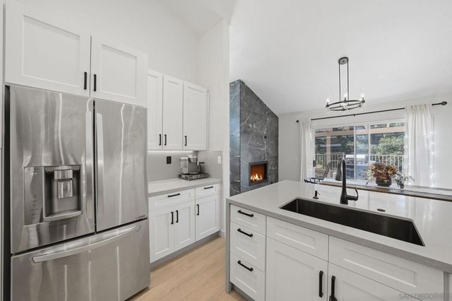 8981 Circle R View, Escondido, CA 92026