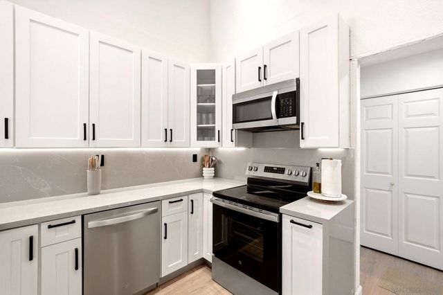 8981 Circle R View, Escondido, CA 92026