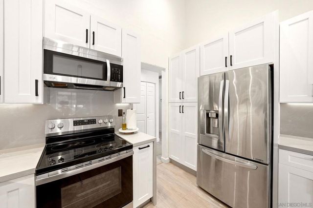 8981 Circle R View, Escondido, CA 92026