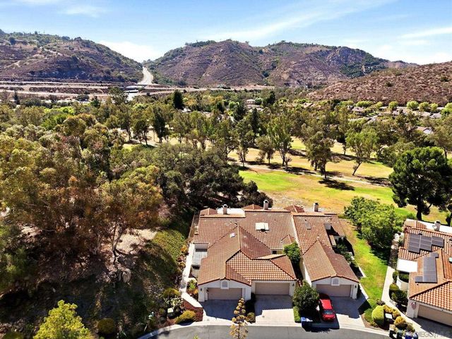 8981 Circle R View, Escondido, CA 92026