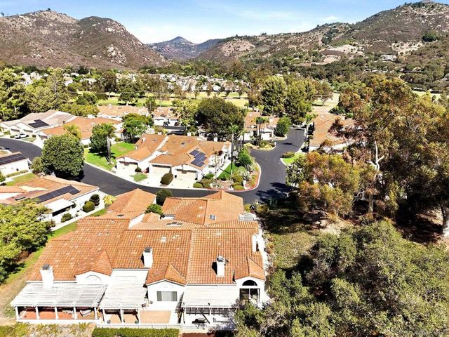8981 Circle R View, Escondido, CA 92026