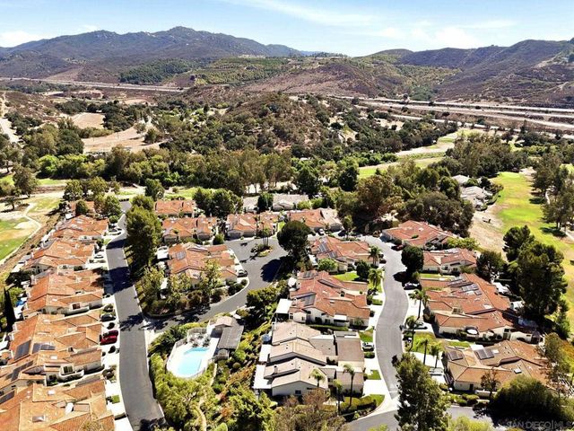 8981 Circle R View, Escondido, CA 92026
