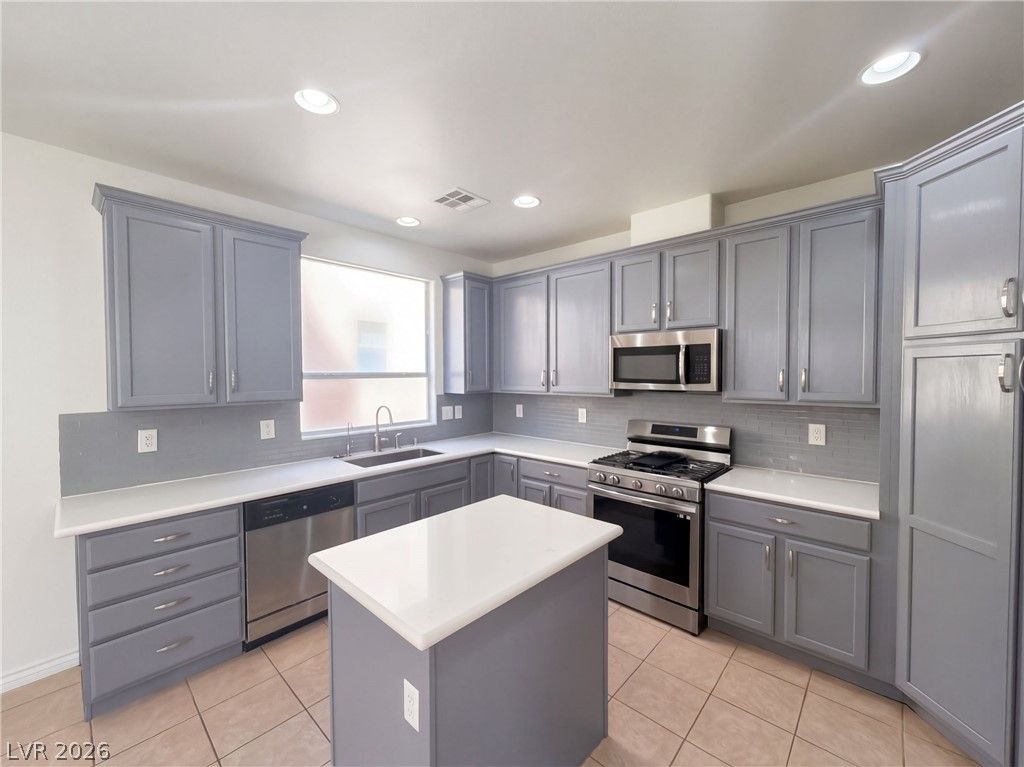 2843 Dunnottar Avenue, Henderson, NV 89044 — photo 2