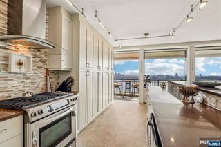 4 Horizon Road #1015, Fort Lee, NJ 07024
