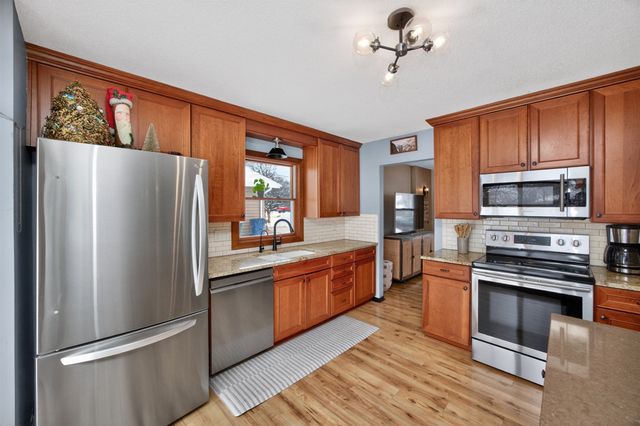 4112 75th Street, Urbandale, IA 50322