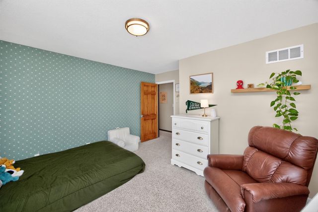 4112 75th Street, Urbandale, IA 50322