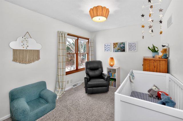 4112 75th Street, Urbandale, IA 50322