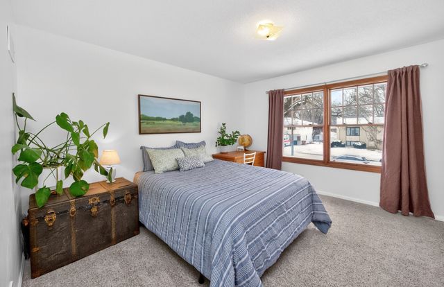 4112 75th Street, Urbandale, IA 50322