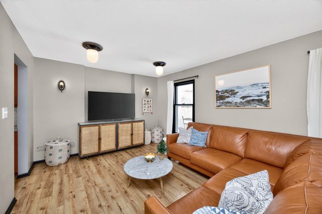 4112 75th Street, Urbandale, IA 50322