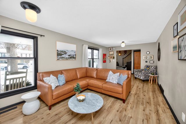 4112 75th Street, Urbandale, IA 50322