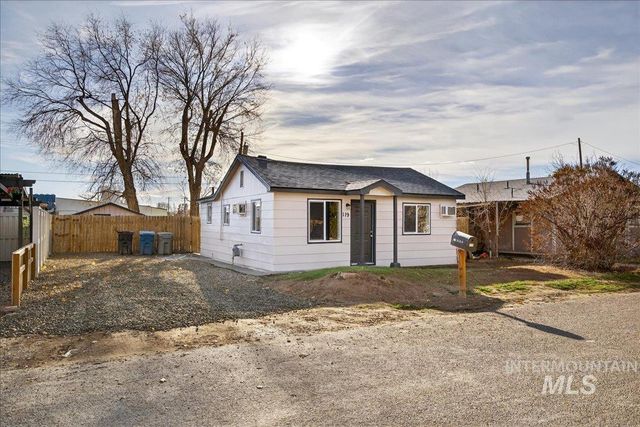 119 Holly St, Caldwell, ID 83605