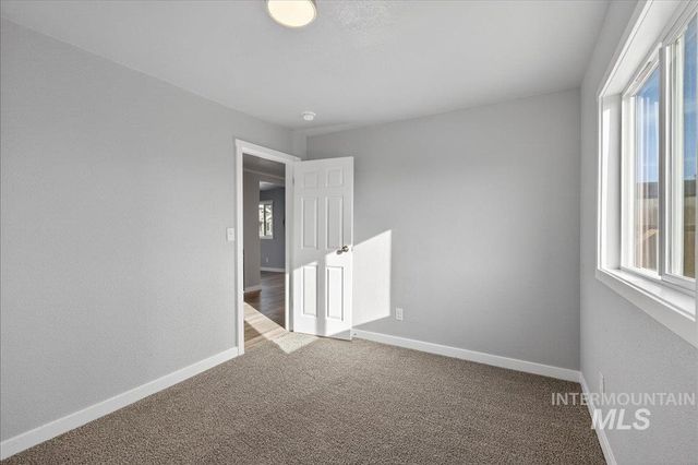 119 Holly St, Caldwell, ID 83605