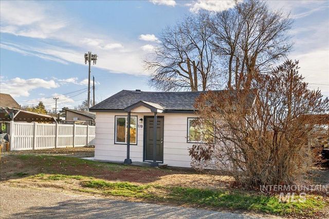 119 Holly St, Caldwell, ID 83605