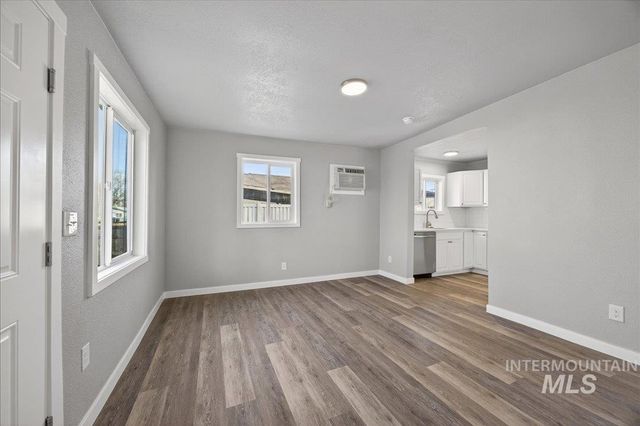 119 Holly St, Caldwell, ID 83605