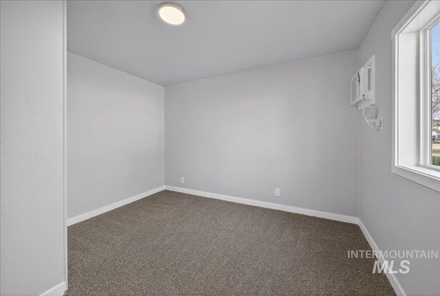 119 Holly St, Caldwell, ID 83605