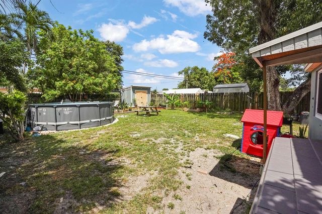 1657 Lauderdale Manor Drive, Fort Lauderdale, FL 33311