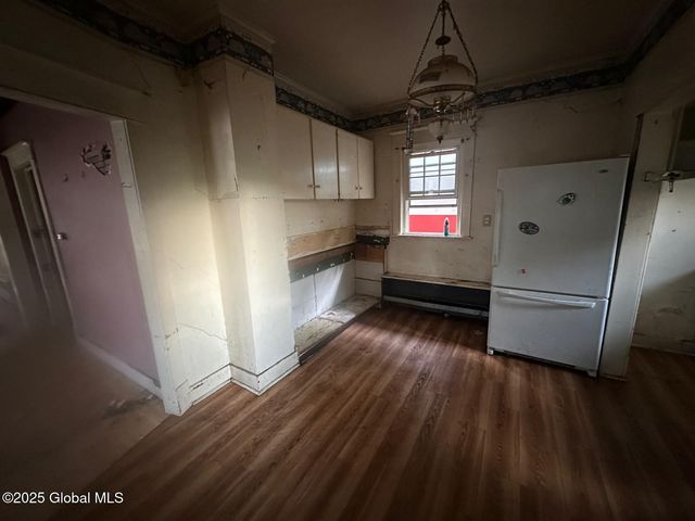 7 Frost Place, Albany, NY 12205