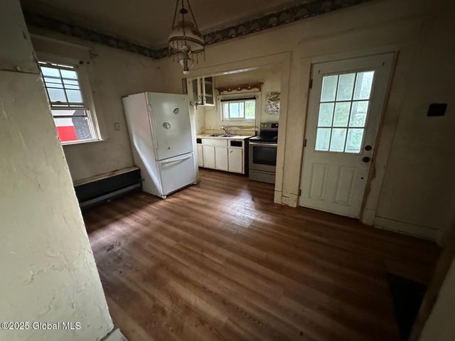 7 Frost Place, Albany, NY 12205